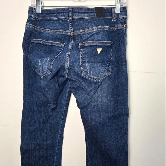 Women's Guess Dark Wash Tapered Relaxed Distressed Jeans, Size 26 - Picture 2 of 7